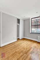 218 Avenue A, Unit 3FW in New York, NY - Foto de edificio - Building Photo