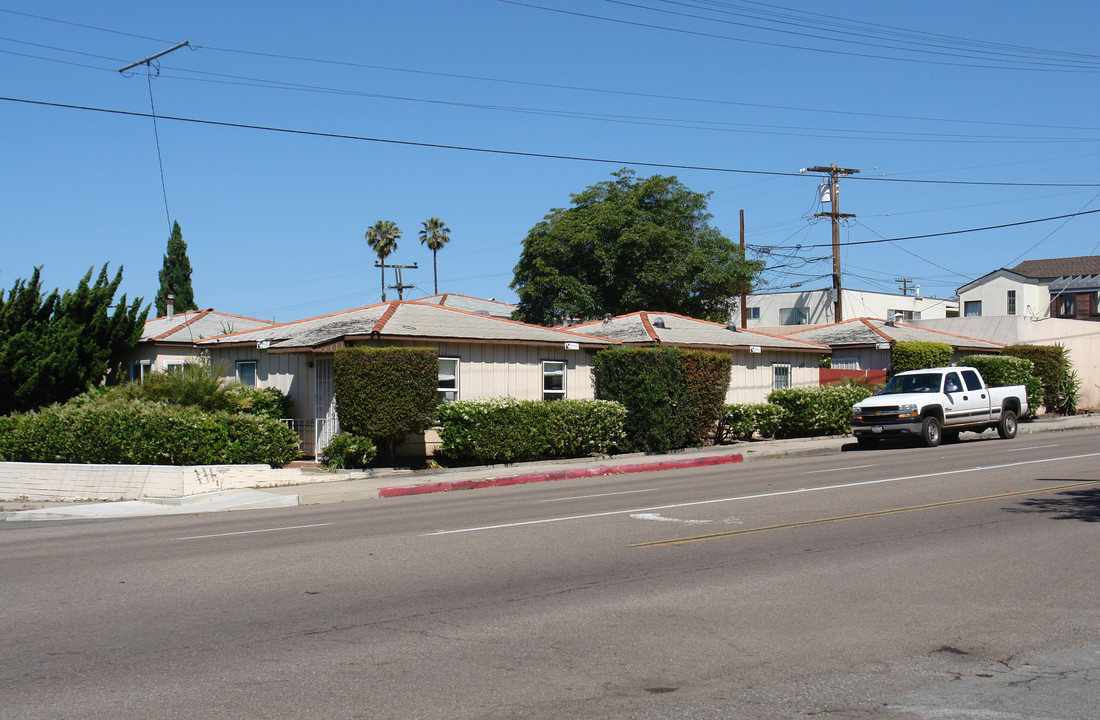 1570 Missouri St in San Diego, CA - Building Photo