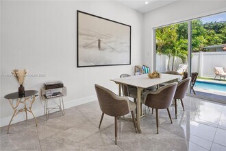 3333 SW 29th St in Miami, FL - Building Photo - Building Photo