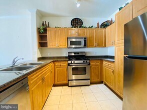 12949 Centre Park Cir in Herndon, VA - Building Photo - Building Photo