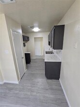 1251 Cleardale Dr in Dallas, TX - Building Photo - Building Photo