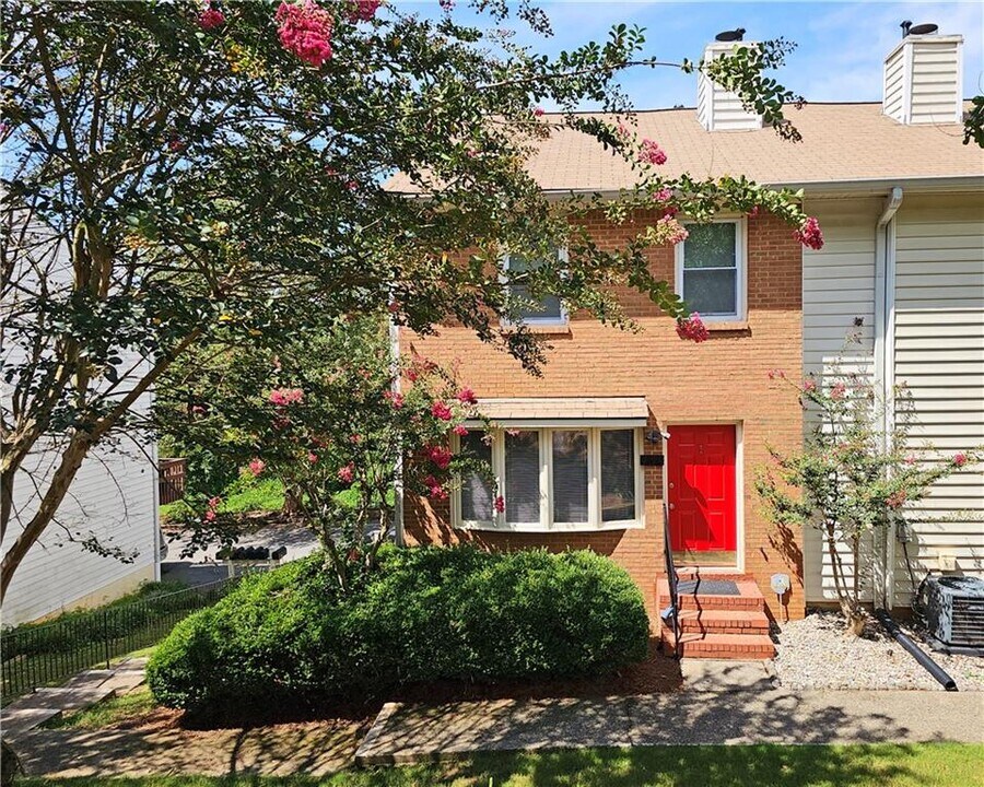 434 High Creek Trce in Roswell, GA - Building Photo