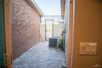 18 S 41st St in McAllen, TX - Building Photo - Building Photo