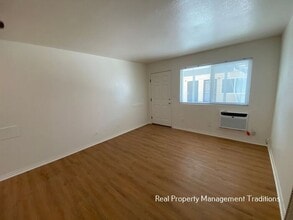 2541 Diamond St in Rosamond, CA - Building Photo - Building Photo