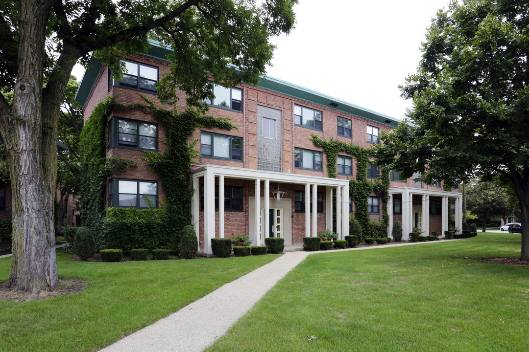 HOMESTEAD APARTMENTS in La Grange Park, IL - Foto de edificio