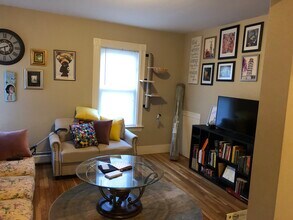 206 Jewett St, Unit 3 in Manchester, NH - Foto de edificio - Building Photo