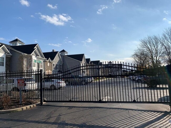 24 Nicole Ct in Copiague, NY - Building Photo - Building Photo