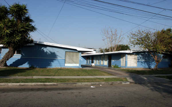 3361 Broadway in Huntington Park, CA - Building Photo