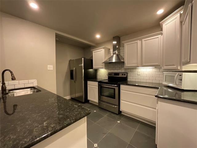 2331 N Davis Dr in Arlington, TX - Building Photo - Building Photo