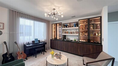 6761 NW 103rd Ave in Doral, FL - Building Photo - Building Photo