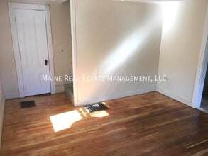 35a Coldbrook Rd in Hampden, ME - Building Photo - Building Photo