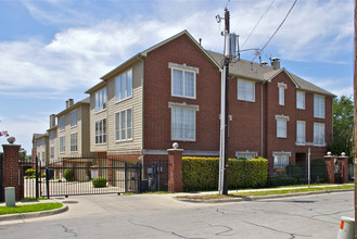 Townhomes of Remington Aim in Fort Worth, TX - Building Photo - Building Photo