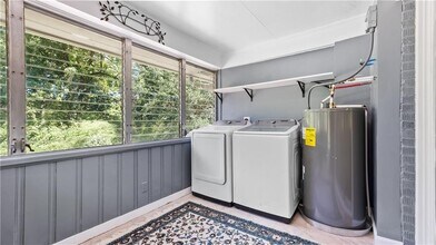 804 Buford Hwy NE in Sugar Hill, GA - Building Photo - Building Photo