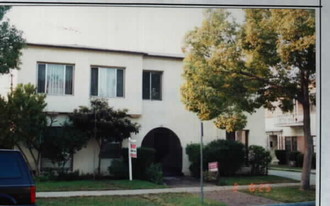 118 E Lomita Ave Apartments