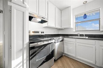 320 E 4th St in Arlington, TX - Building Photo - Building Photo