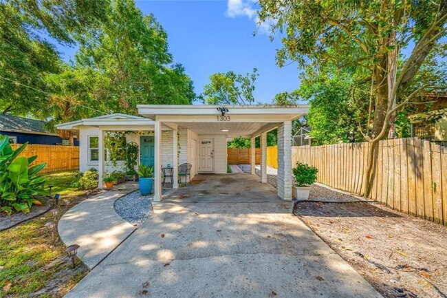 1303 E Norfolk St in Tampa, FL - Building Photo - Building Photo