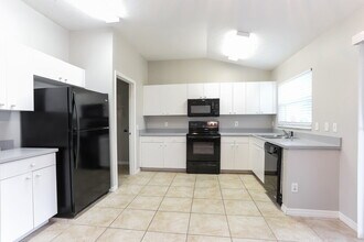 6109 63rd Ave E in Palmetto, FL - Foto de edificio - Building Photo