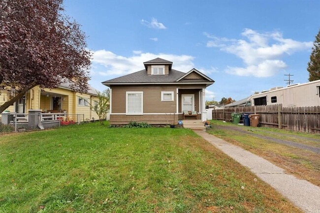 property at 1517 W Nora Ave