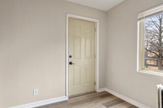 602 Rockford Ave, Unit 1 in Dayton, OH - Foto de edificio - Building Photo