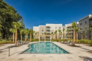 Summerset Apartments in Zephyrhills, FL - Building Photo