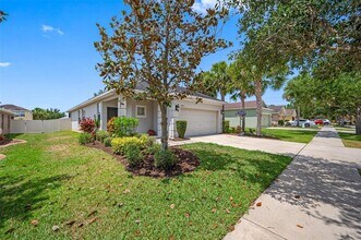 17414 New Cross Cir, Unit 8-208 in Fish Hawk, FL - Building Photo - Building Photo