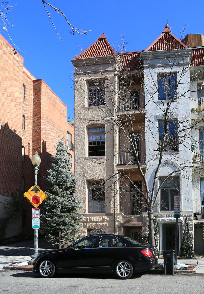 1829 Phelps Pl NW in Washington, DC - Foto de edificio - Building Photo