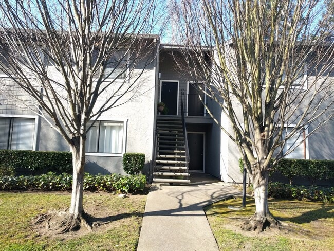 property at 900 Cambridge Dr