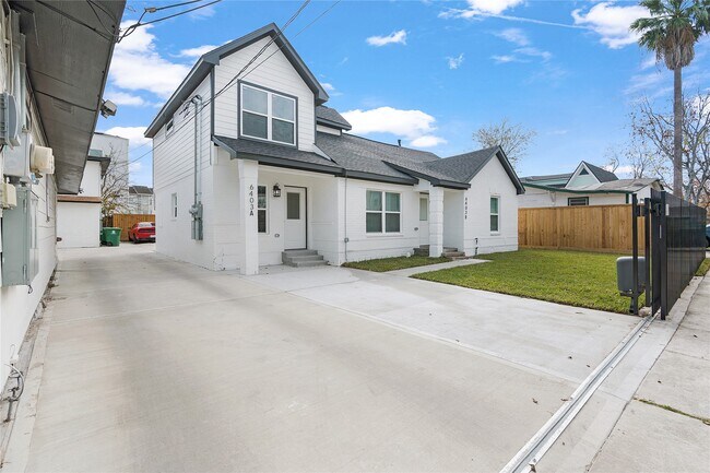 6403 Illinois St in Houston, TX - Foto de edificio - Building Photo