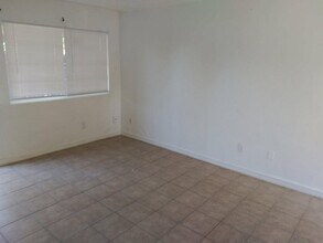 523 31st St in Bakersfield, CA - Building Photo - Building Photo