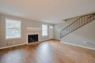 6452 Kentwick Dr in Houston, TX - Building Photo - Building Photo