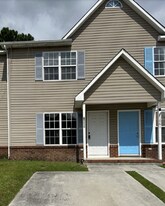 1059 W Pueblo Dr in Jacksonville, NC - Building Photo