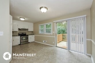 464 Pinecrest Dr in Riverdale, GA - Building Photo - Building Photo