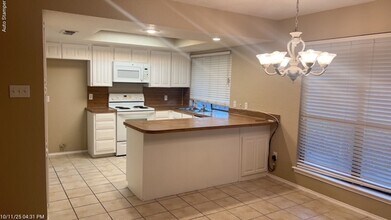 2605 Willow Bend Ct in Bedford, TX - Foto de edificio - Building Photo