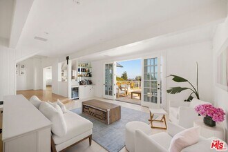 1644 Casale Rd in Los Angeles, CA - Building Photo - Building Photo