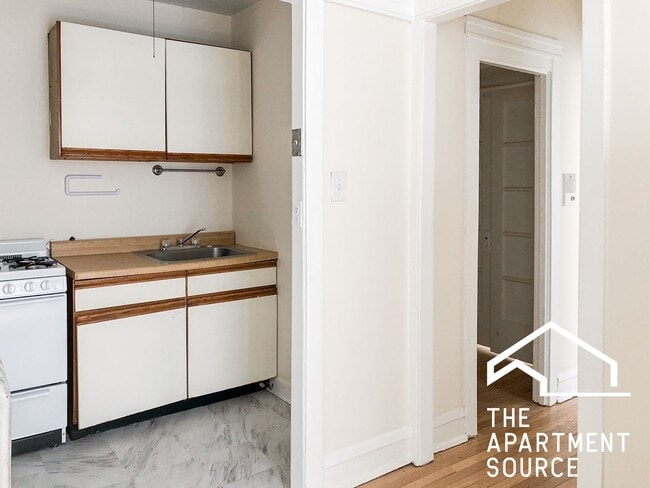 property at 518 W Cornelia Ave