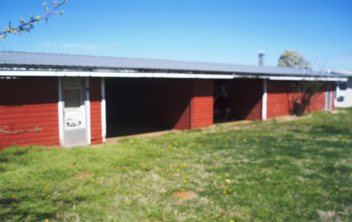 6 Meadowlark Ln in Fort Cobb, OK - Foto de edificio