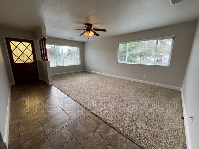 2040 W Linda Vista Ave in Porterville, CA - Building Photo - Building Photo