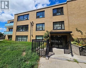 20-120 Cosburn Ave. in Toronto, ON - Building Photo - Building Photo