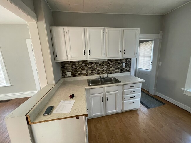 2004 Latham St in Rockford, IL - Building Photo - Building Photo