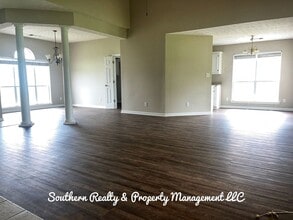 68 Silver Pointe Dr in Elmore, AL - Building Photo - Building Photo