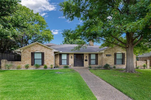 property at 6129 Glennox Ln