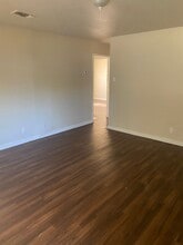 212 Slaughter St in Arlington, TX - Building Photo - Building Photo