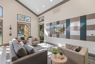 Allure at Scripps Ranch in San Diego, CA - Foto de edificio - Building Photo