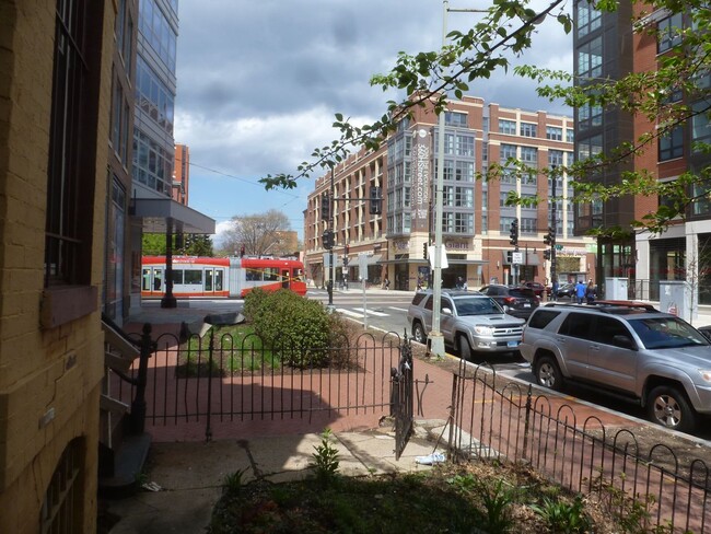 732 3rd St NE in Washington, DC - Foto de edificio - Building Photo