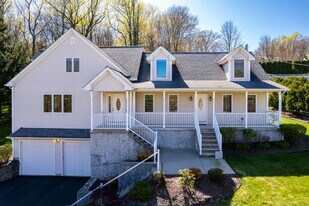 904 Shepard Ave in Hamden, CT - Building Photo