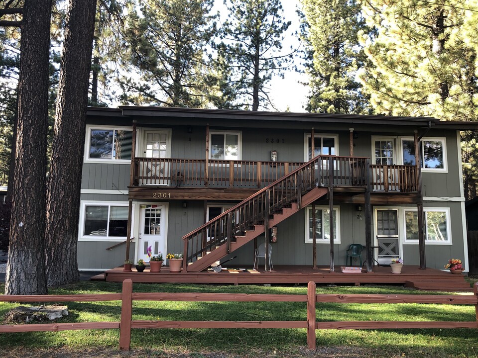 2291 James Ave in South Lake Tahoe, CA - Building Photo