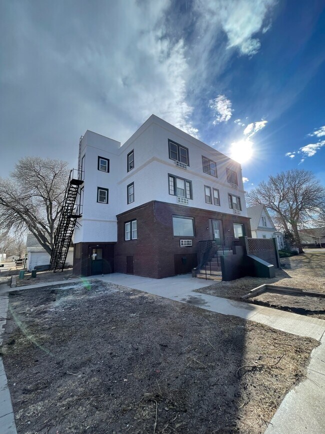 631 Illinois St Apartments and Nearby Sidney Apartments For Rent