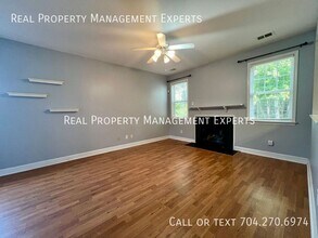 10102 Old Carolina Dr in Charlotte, NC - Building Photo - Building Photo