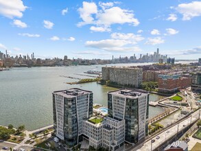 100 Harbor Blvd in Weehawken, NJ - Building Photo - Building Photo