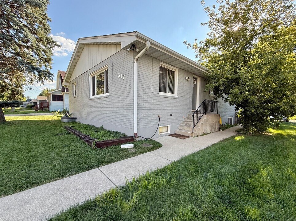 312 S Lodge Ln in Lombard, IL - Building Photo
